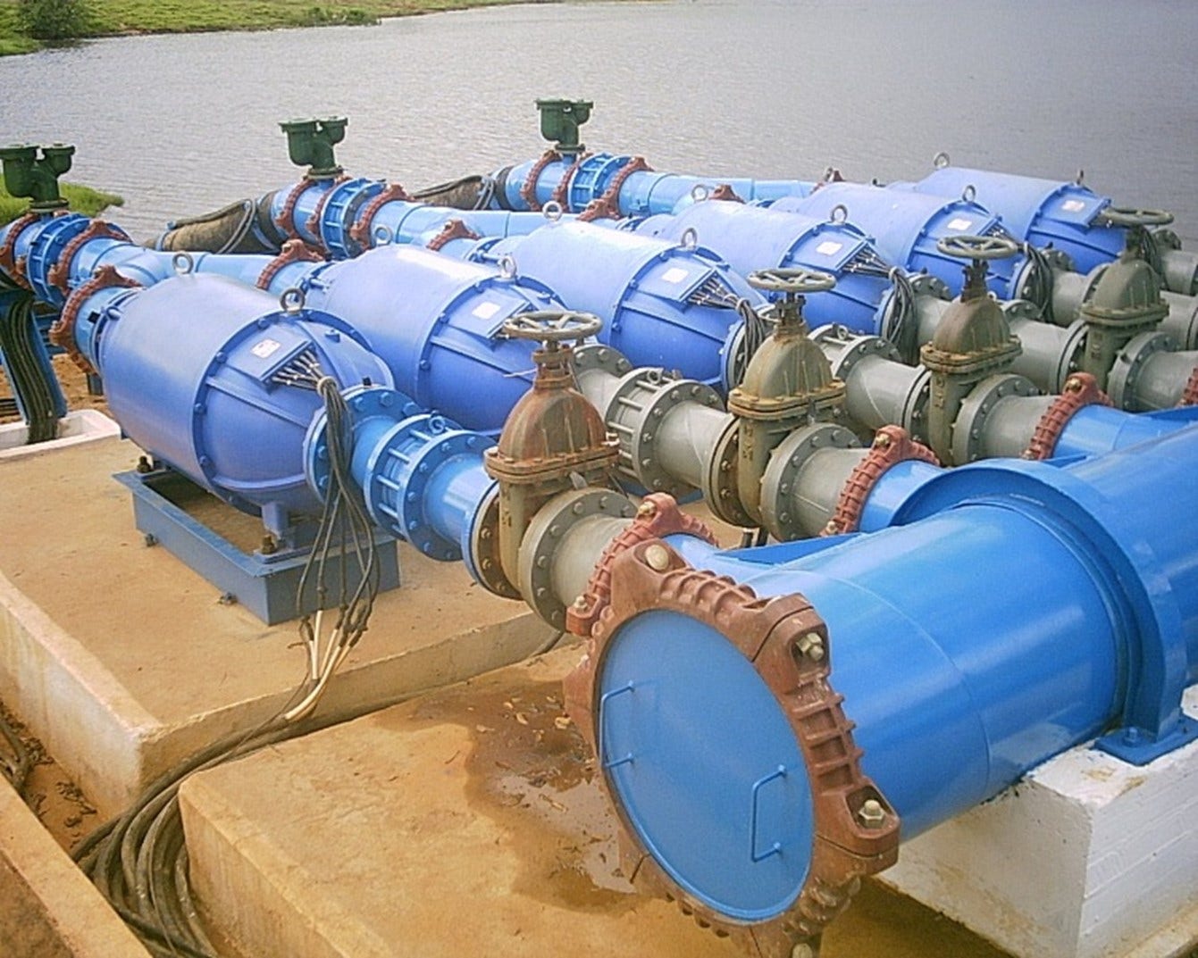 Amphibious pumps Higra X LEMO connectors