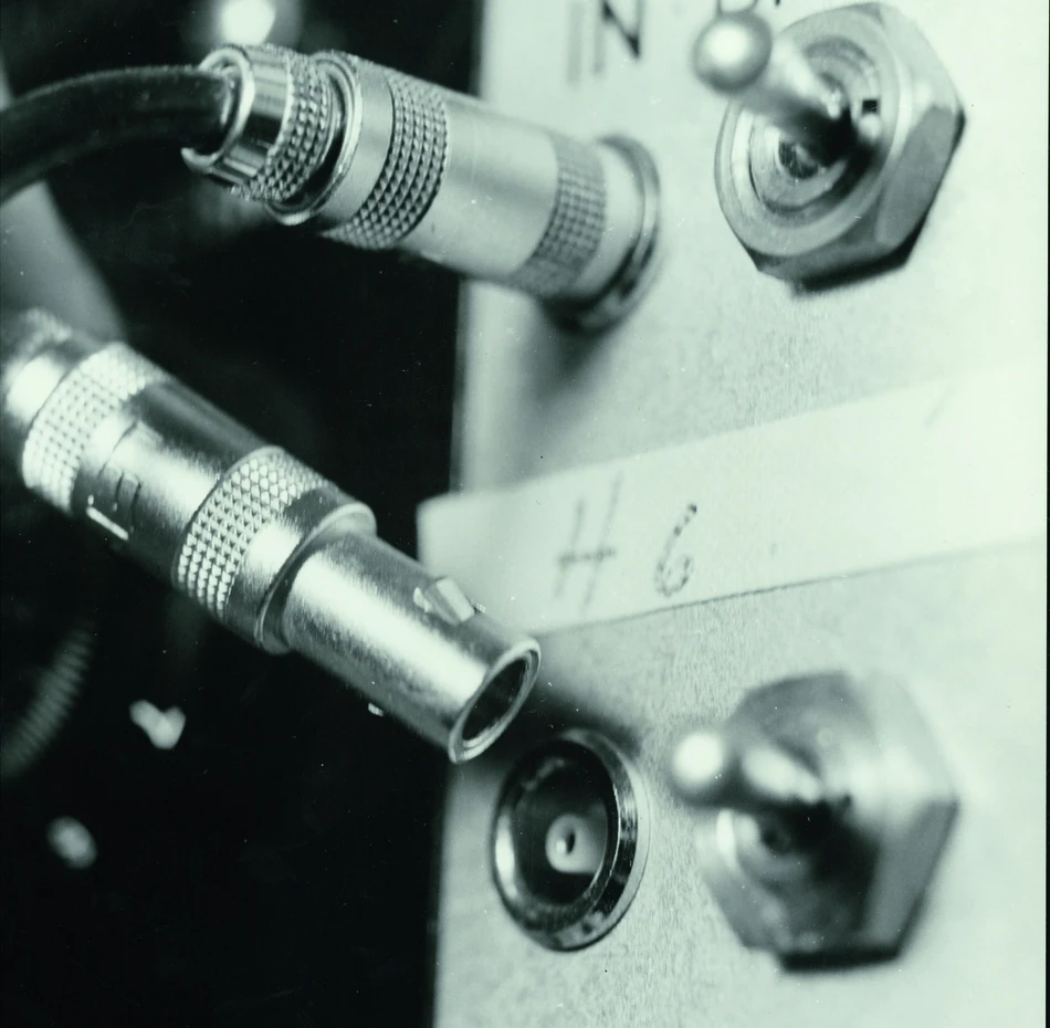 Image d'archive du CERN connecteurs LEMO